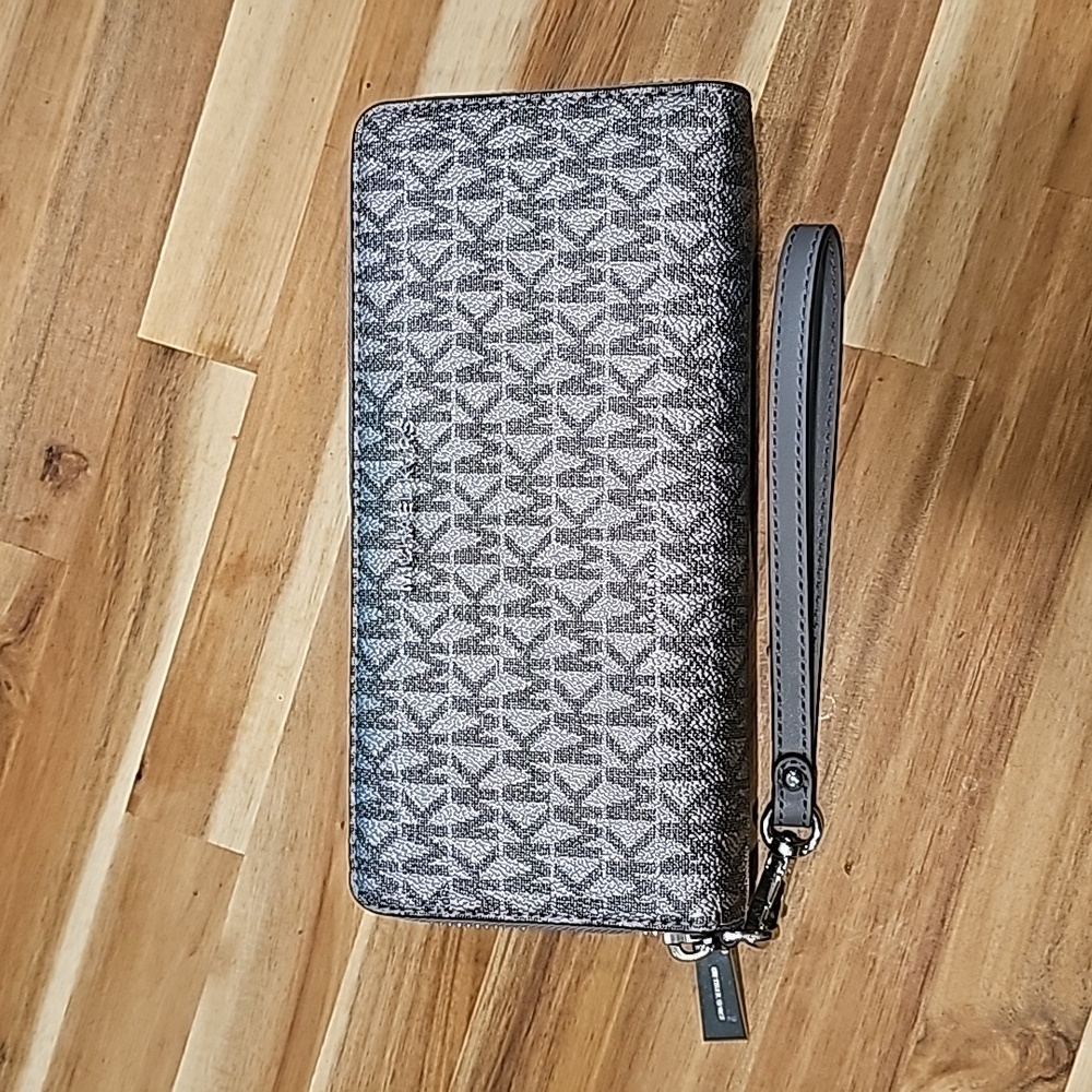 Michael Kors 9" wallet two-tone silver, NEW